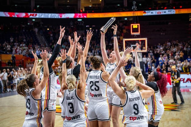 Basketball Berlin 08.09.2026 FIBA Women™s Basketball World Cup Germany 2026 Viertelfinal Qualifikation Deutschland (GER) - Südkorea (KOR) JUBEL D Marie Gülich (Deutschland, No.21) Gulich