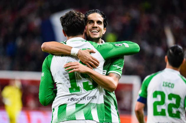 FOOTBALL : Lille OSC vs Real Betis Balompie - Ligue des Champions - Phase de Ligue - JournÃ e 1 - 08 09 2026 Joie des joueurs du Real Betis BalompiÃ apres le but de Troy Parrott (Real Betis BalompiÃ ) Villeneuve d AsqcFrance  Copyright: xBaptistexAutissierx