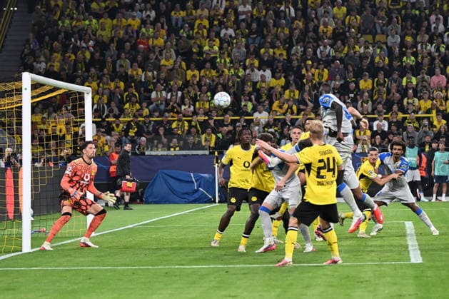 Santiago Mourino (CF Villarreal) Tor zum 1:1 waehrend des Spiels der UEFA Champions League 2026 2027 zwischen Borussia Dortmund und Villarreal CF, BVB Stadion am 08. September 2026 in Dortmund, Deutschland. (Foto von Ralf Treese DeFodi Images) +++ Santiago Mourino (CF Villarreal) scores his team™s first goal during the UEFA Champions League 2026 2027 match between Borussia Dortmund and Villarreal at BVB Stadion Dortmund on September 8, 2026 in Dortmund, Germany. (Photo by Ralf Treese DeFodi Images) -
