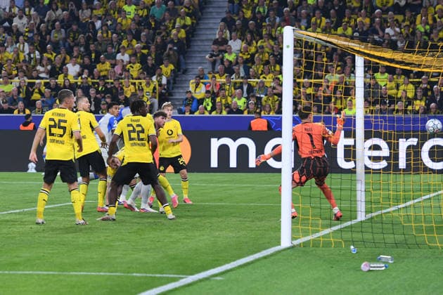 Fußball UEFA Champions League Ligaphase 1. Spieltag Borussia Dortmund - FC Villarreal am 08.09.2026 im Signal Iduna Park in Dortmund Tor zum 1:1 durch Santiago Mourino ( Villarreal )