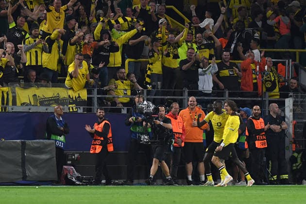 Serhou Guirassy (Borussia Dortmund) und Fabio Silva (Borussia Dortmund) Torjubel, jubelt nach seinem Treffer zum 2:1 waehrend des Spiels der UEFA Champions League 2026 2027 zwischen Borussia Dortmund und Villarreal CF, BVB Stadion am 08. September 2026 in Dortmund, Deutschland. (Foto von Ralf Treese DeFodi Images) +++ Serhou Guirassy (Borussia Dortmund) und Fabio Silva (Borussia Dortmund) celebrates after scoring his team™s second goal during the UEFA Champions League 2026 2027 match between Borussia Dortmund and Villarreal at BVB Stadion Dortmund on September 8, 2026 in Dortmund, Germany. (Photo by Ralf Treese DeFodi Images) -