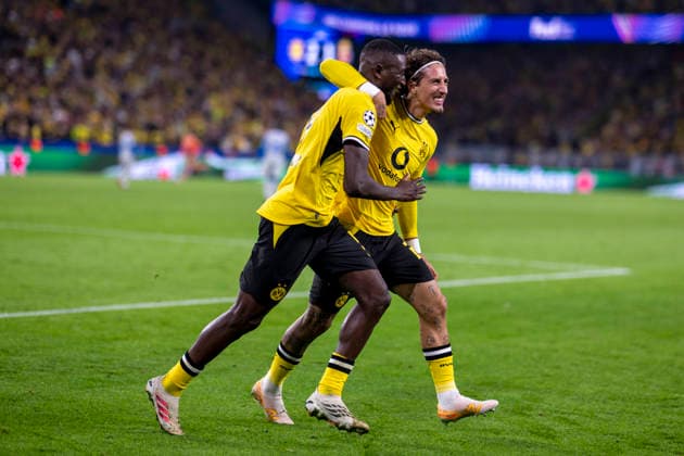 08.09.2026: Champions League: Borussia Dortmund - FC Villareal m Signal-Iduna-Park. Serhou Guirassy (Borussia Dortmund) (l) jubelt nach seinem Tor zum 2:1 mit Fabio Silva (Borussia Dortmund). WICHTIGER HINWEIS: Gemäß den Vorgaben der DFL und der UEFA ist es untersagt, in dem Stadion und oder vom Spiel angefertigte Fotoaufnahmen in Form von Sequenzbildern und oder videoähnlichen Fotostrecken zu verwerten bzw. verwerten zu lassen. Copyright: xDavidxInderliedx