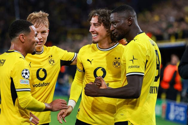UEFA Champions League - Borussia Dortmund - FC Villarreal am 08.09.2026 im Signal Iduna Park in Dortmund Jubel, Torjubel, Torschuetze, Torschütze Serhou Guirassy (Dortmund 9) jubelt nach seinem Tor zum 2 zu 1 mit der Mannschaft