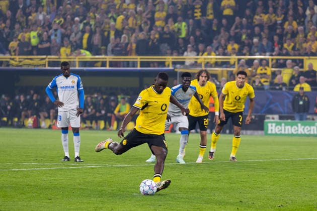 Dortmund, Deutschland 08. September 2026: UEFA Champions League - 2026 2027 - Ligaphase - Sp. 1 - Borussia Dortmund gegen FC Villarreal Im Bild: Torschütze Serhou Guirassy (BVB) macht das Tor zum 3:1 per Elfmeter, Strafstoß Signal Iduna Park Nordrhein Westfalen Copyright: xFotostandx xZeisingx