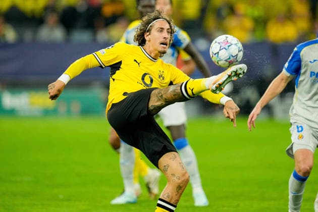 Fabio Silva (Borussia Dortmund) controls the ball during the UEFA Champions League 2026 2027 match between Borussia Dortmund and Villarreal at BVB Stadion Dortmund on September 8, 2026 in Dortmund, Germany. (Photo by Alex Gottschalk DeFodi Images) -