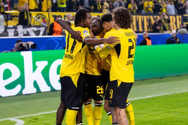 Dortmund, Deutschland 08. September 2026: UEFA Champions League - 2026 2027 - Ligaphase - Sp. 1 - Borussia Dortmund gegen FC Villarreal Im Bild: 2. v.li. Torschütze Serhou Guirassy (BVB) jubelt nach seinem Tor zum 3:1 mit seinen Manschaftskollegen, v.li. Carney Chukwuemeka (BVB), Jobe Bellingham (BVB), Fabio Silva (BVB) Signal Iduna Park Nordrhein Westfalen Copyright: xFotostandx xZeisingx