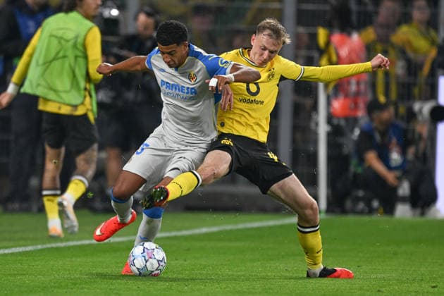 v. li. im Zweikampf Santiago Mourino (Villarreal CF 15) Maximilian Beier (Dortmund 14) 08.09.2026 ¢ Fussball, Champions League, Borussia Dortmund vs Villarreal Club de Fotbol, Signal Iduna Park, Dortmund, NRW Germany