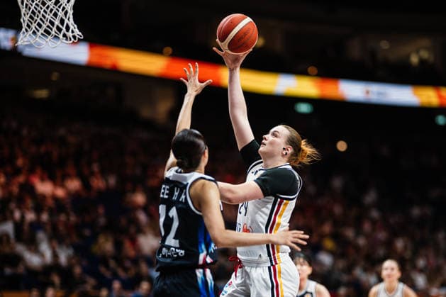 FIBA Women™s Basketball World Cup 2026: Deutschland vs. Südkorea, 08.09.2026 Lina Sontag (Deutschland, 24), Haeran Lee (Korea, 12); Basketball, FIBA Women™s Basketball World Cup 2026, Final Phase, Qualifikation fürs Viertelfinale: Deutschland vs. Südkorea am 08.09.2026 in der Uber Arena, Berlin Copyright: xBEAUTIFULxSPORTS Tonhäuserx