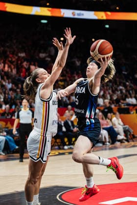 FIBA Women™s Basketball World Cup 2026: Deutschland vs. Südkorea, 08.09.2026 Britta Daub (Deutschland, 19), Heji An (Korea, 5); Basketball, FIBA Women™s Basketball World Cup 2026, Final Phase, Qualifikation fürs Viertelfinale: Deutschland vs. Südkorea am 08.09.2026 in der Uber Arena, Berlin Copyright: xBEAUTIFULxSPORTS Tonhäuserx