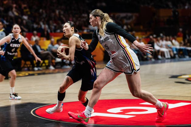 FIBA Women™s Basketball World Cup 2026: Deutschland vs. Südkorea, 08.09.2026 Haeran Lee (Korea, 12), Luisa Geiselsoder (Deutschland, 15), Zweikampf; Basketball, FIBA Women™s Basketball World Cup 2026, Final Phase, Qualifikation fürs Viertelfinale: Deutschland vs. Südkorea am 08.09.2026 in der Uber Arena, Berlin Copyright: xBEAUTIFULxSPORTS Tonhäuserx