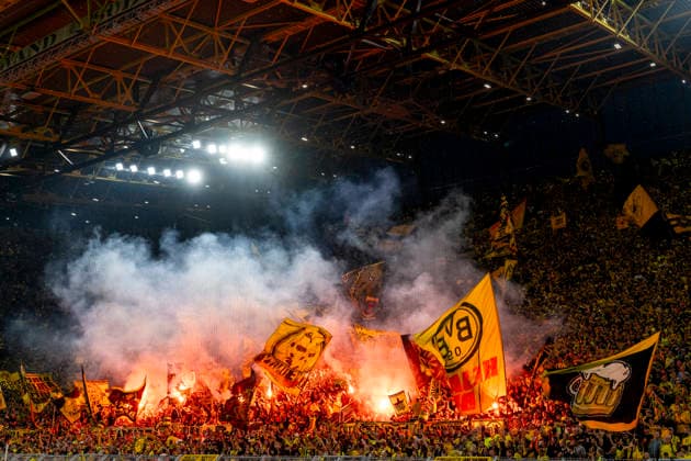 DORTMUND - supporters of Borussia Dortmund set off flares during the warm-up ahead of the UEFA Champions League match between Borussia Dortmund and Villarreal at BVB Stadion Dortmund on 8 September 2026 in Dortmund, Germany. (Photo by DeFodi Images) -