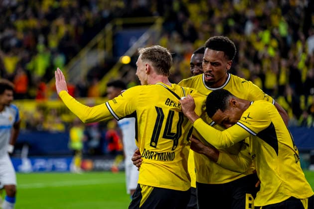 DORTMUND - Borussia Dortmund forward Maximilian Beier, Borussia Dortmund midfielder Felix Nmecha and Borussia Dortmund midfielder Ethan Nwaneri celebrate the 1-0 during the UEFA Champions League match between Borussia Dortmund and Villarreal in BVB Stadion Dortmund on 8 september 2026 in Dortmund, Duitsland. (Photo by DeFodi Images) -