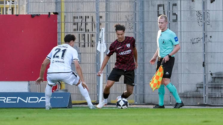 v.li.: Lukas Mazagg (SVS, 21), Minos Gouras (SGV, 19), Zweikampf, Spielszene, Duell, duel, tackle, tackling, Dynamik, Action, Aktion, 08.09.2026, Sandhausen (Deutschland), Fussball, Regionalliga Südwest, SV Sandhausen - SGV Heilbronn-Freiberg