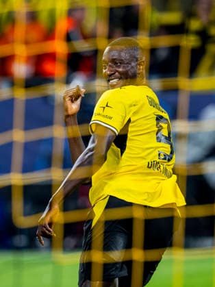 Sport Bilder des Tages #2 DORTMUND - Borussia Dortmund forward Serhou Guirassy celebrates the 2-1 goal during the UEFA Champions League match between Borussia Dortmund and Villarreal at BVB Stadion Dortmund on 8 September 2026 in Dortmund, Duitsland. (Photo by DeFodi Images) -