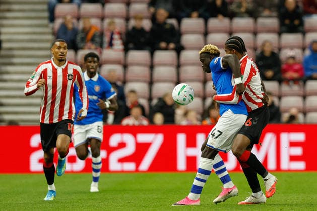 Sunderland v Hull City, Carabao Cup Dayann Methalie of Sunderland battles with Robinio Vaz of Hull City during the Sunderland v Hull City Carabao Cup 3rd Round match at the Stadium of Light, Sunderland, England on 8 September 2026 Credit: Craig Cowan Every Second Media Editorial use only. All images are copyright Every Second Media Limited. No images may be reproduced without prior permission. All rights reserved. Premier League and Football League images are subject to licensing agreements with Football DataCo Limited. see https: www.football-dataco.com Copyright: xIMAGO EveryxSecondxMediax ESM-2144-0145 CraigxCowanx xEveryxSecondxMediax