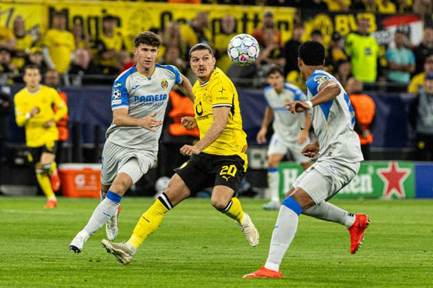 UEFA Champions League: Borussia Dortmund - Villarreal CF; 08.09.2026 Pau Navarro (Villarreal CF, 6), Marcel Sabitzer (Borussia Dortmund, 20), Santiago Mourino (Villarreal CF, 15) UEFA Champions League Auftakt: Borussia Dortmund - Villarreal CF; BVB Stadion Dortmund, Dortmund; 08.09.2026 Copyright: xBEAUTIFULxSPORTS Buriakovx