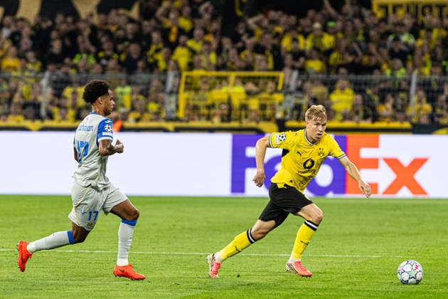 UEFA Champions League: Borussia Dortmund - Villarreal CF; 08.09.2026 Tajon Buchanan (Villarreal CF, 17), Daniel Svensson (Borussia Dortmund, 24) UEFA Champions League Auftakt: Borussia Dortmund - Villarreal CF; BVB Stadion Dortmund, Dortmund; 08.09.2026 Copyright: xBEAUTIFULxSPORTS Buriakovx
