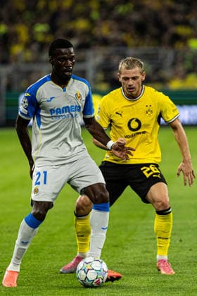 UEFA Champions League: Borussia Dortmund - Villarreal CF; 08.09.2026 Tani Oluwaseyi (Villarreal CF, 21), Julian Ryerson (Borussia Dortmund, 26) UEFA Champions League Auftakt: Borussia Dortmund - Villarreal CF; BVB Stadion Dortmund, Dortmund; 08.09.2026 Copyright: xBEAUTIFULxSPORTS Buriakovx