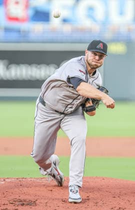SEP 8, 2026: Arizona Diamondbacks starting pitcher Corbin Burnes (39) warms up before the game against the Kansas City Royals at Kauffman Stadium Kansas City, MO. CSM Kansas City United States - ZUMAc04_ 20260908_zma_c04_011 Copyright: xRomanxPunox