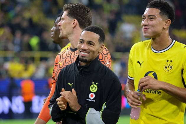 Dortmund, Deutschland: 08.09..2026 - UEFA Champions League 2026 27 - Borussia Dortmund vs. FC Villarreal Im Bild: v.li. Torhüter Gregor Kobel (BVB), Ethan Nwaneri (BVB) und Jobe Bellingham (BVB) beim Abschlussjubel nach dem 3:2 Sieg gegen Villarreal (DFL DFB REGULATIONS PROHIBIT ANY USE OF PHOTOGRAPHS as IMAGE SEQUENCES and or QUASI-VIDEO)