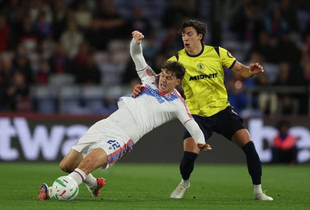 Carabao Cup - Crystal Palace v Middlesbrough LONDON, ENGLAND, SEPTEMBER 8: Jorgen Strand Larsen of Crystal Palace battles for the ball during The Carabao Cup Third Round match between Crystal Palace v Middlesbrough at Selhurst Park Stadium, London, England, on September 8. (Photo by Daniel Weir) London Selhurst Park Stadium England Copyright: xDanielxWeir SportsxPressxPhotox Sportspressphoto_SPR226583