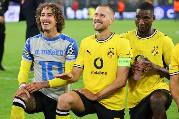 Dortmund, Deutschland: 08.09..2026 - UEFA Champions League 2026 27 - Borussia Dortmund vs. FC Villarreal Im Bild: v.li. Fabio Silva (BVB), Waldemar Anton (BVB) und Serhou Guirassy (BVB) beim Abschlussjubel nach dem 3:2 Sieg gegen Villarreal (DFL DFB REGULATIONS PROHIBIT ANY USE OF PHOTOGRAPHS as IMAGE SEQUENCES and or QUASI-VIDEO)