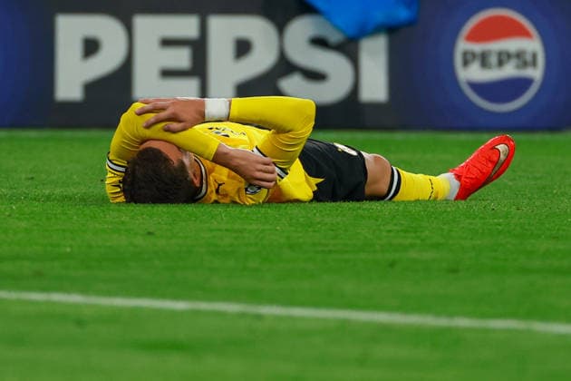 UEFA Champions League - Borussia Dortmund - FC Villarreal am 08.09.2026 im Signal Iduna Park in Dortmund Konstantinos Karetsas (Dortmund 19) Verletzt, Verletzung, Schmerzen