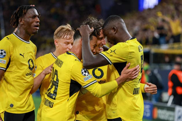 UEFA Champions League - Borussia Dortmund - FC Villarreal am 08.09.2026 im Signal Iduna Park in Dortmund Jubel, Torjubel, Torschuetze, Torschütze Serhou Guirassy (Dortmund 9) jubelt nach seinem Tor zum 2 zu 1 mit Fabio Silva (Dortmund 21) , Ethan Nwaneri (Dortmund 18) , Joane Gadou (Dortmund 22)