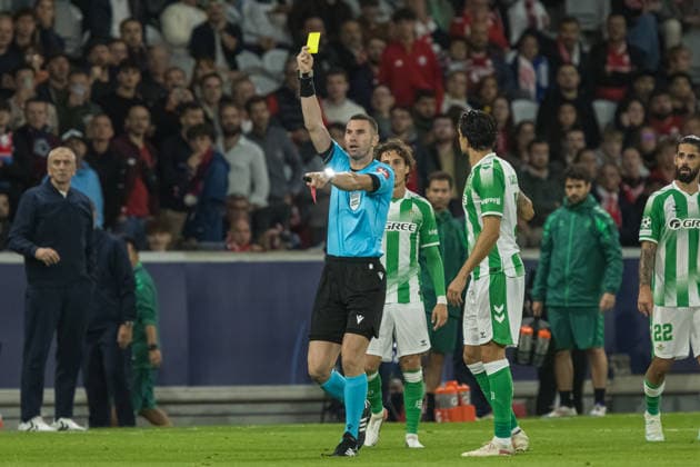 Greorgi Kabakov showing yellow card seen during the during UEFA Champions League 26 27 League Phase - Matchday 1 match between teams of LOSC Lille and Real Betis Balompie (Jan Borys Ball Raw Images) Lille Decathlon Arena Stade Pierre-Mauroy France Copyright: xJanxBorysx janborys_lille_betis_26 27-4