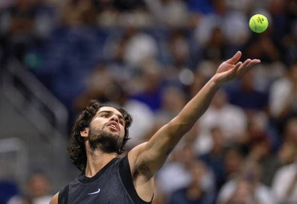 US Open tennis tournament - Day 10 Carlos Alcaraz of Spain in action against Ben Shelton of the USA during their Men s Singles Quarterfinals match of the US Open Tennis Championships at the USTA Billie Jean King National Tennis Center in Flushing Meadows, New York, USA, 08 September 2026. FLUSHING MEADOWS NEW YORK United States  Copyright: xCRISTOBALxHERRERA-ULASHKEVICHx