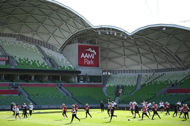 NFL, American Football Herren, USA 49ERS TRAINING, A general view as players warm up during an NFL training session at AAMI Park in Melbourne, Wednesday, September 9, 2026. ( NO ARCHIVING MELBOURNE VICTORIA AUSTRALIA  Copyright: xJOELxCARRETTx 20260909171937374881
