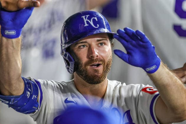 SEP 8, 2026: Kansas City Royals outfielder John Rave (16) celebrates in the dugout after hitting a home run to tie the game in the 9th inning against the Diamondbacks at Kauffman Stadium Kansas City, MO. CSM Kansas City United States - ZUMAc04_ 20260908_zma_c04_033 Copyright: xRomanxPunox