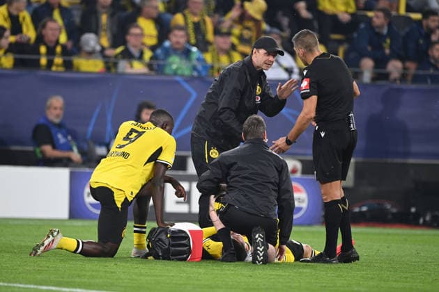 Konstantinos KARETSAS (DO) Verletzung, verletzt, Schmerzen, wird behandelt Borussia Dortmund (DO) - FC Villarreal 3-2 Fussball UEFA Champions League Gruppenphase 1. Spieltag, matchday1, am 08.09.2026 in Dortmund Deutschland. UEFA regulations prohibit any use of photographs as image sequences and or quasi-video Â