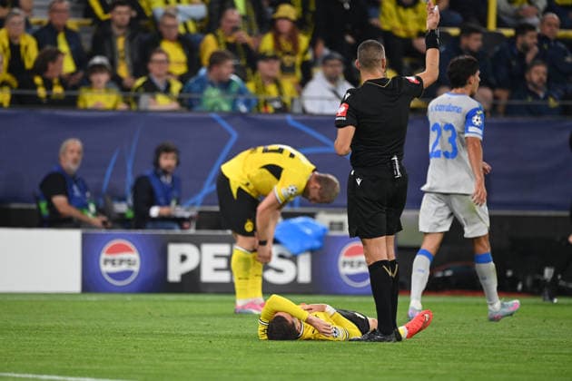 Konstantinos KARETSAS (DO) Verletzung, verletzt, Schmerzen, mit Schiedsrichter Simone SOZZA (ITA), Borussia Dortmund (DO) - FC Villarreal 3-2 Fussball UEFA Champions League Gruppenphase 1. Spieltag, matchday1, am 08.09.2026 in Dortmund Deutschland. UEFA regulations prohibit any use of photographs as image sequences and or quasi-video Â