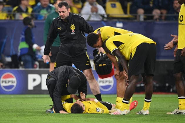 Konstantinos KARETSAS (DO) Verletzung, verletzt, Schmerzen, wird behandelt Borussia Dortmund (DO) - FC Villarreal 3-2 Fussball UEFA Champions League Gruppenphase 1. Spieltag, matchday1, am 08.09.2026 in Dortmund Deutschland. UEFA regulations prohibit any use of photographs as image sequences and or quasi-video Â