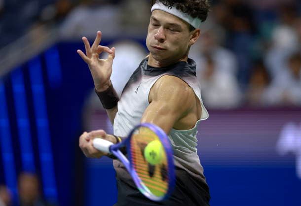 US Open tennis tournament - Day 10 Ben Shelton of the USA in action against Carlos Alcaraz of Spain during their Men s Singles Quarterfinals match of the US Open Tennis Championships at the USTA Billie Jean King National Tennis Center in Flushing Meadows, New York, USA, 08 September 2026. FLUSHING MEADOWS NEW YORK United States  Copyright: xCRISTOBALxHERRERA-ULASHKEVICHx