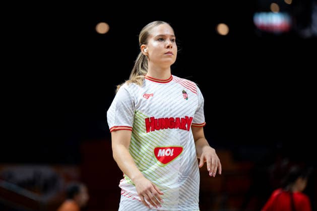 Hungary V Japan: Qualification To Quarter-Finals - FIBA Women s Basketball World Cup Germany 2026 Veronika Kanyasi warms up before the FIBA Women s Basketball World Cup 2026 quarterfinal match between Hungary and Japan in Berlin, Germany, on September 8, 2026. Berlin Germany  Copyright: xMarcinxGolbax originalFilename:golba-hungaryv260908_npQJ3.jpg