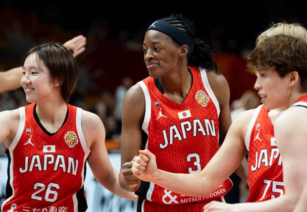 Hungary V Japan: Qualification To Quarter-Finals - FIBA Women s Basketball World Cup Germany 2026 Stephanie Mawuli and Kokoro Tanaka play during the FIBA Women s Basketball World Cup 2026 quarterfinals match between Hungary and Japan in Berlin, Germany, on September 8, 2026. Berlin Germany  Copyright: xMarcinxGolbax originalFilename:golba-hungaryv260908_npkhl.jpg