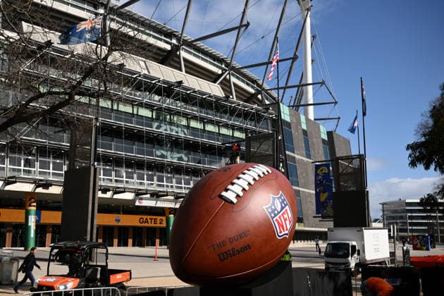 NFL, American Football Herren, USA 49ERS RAMS PREPARATION, Preparations outside the Melbourne Cricket Ground ahead of the NFL football game between the Los Angeles Rams and San Francisco 49ers. In Melbourne , Wednesday, September 9, 2026. ( NO ARCHIVING MELBOURNE VICTORIA AUSTRALIA  Copyright: xJOELxCARRETTx 20260909195294209534