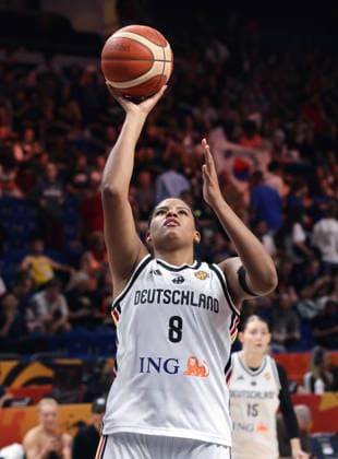 Nyara Sabally am Ball beim Wurf Aktion Oberkörper Basketball FIBA World Cup Weltmeisterschaft Frauen WM Saison 2026 2027 08.09.2026 DBB Deutschland GER vs Südkorea KOR
