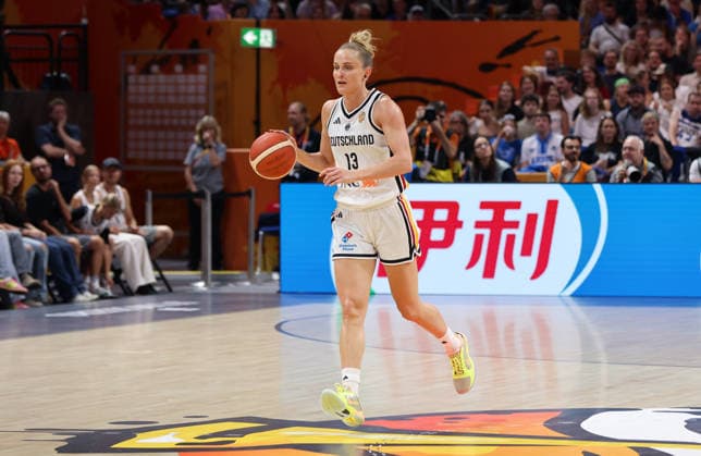 Leonie Fiebich am Ball Einzelbild Freisteller Aktion Basketball FIBA World Cup Weltmeisterschaft Frauen WM Saison 2026 2027 08.09.2026 DBB Deutschland GER vs Südkorea KOR