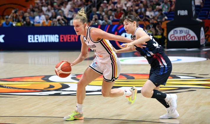 Leonie Fiebich am Ball, Yusun Hong Zweikampf Spielszene Aktion Basketball FIBA World Cup Weltmeisterschaft Frauen WM Saison 2026 2027 08.09.2026 DBB Deutschland GER vs Südkorea KOR