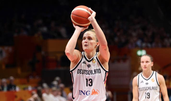 Leonie Fiebich am Ball bei Freiwurf Aktion Oberkörper Basketball FIBA World Cup Weltmeisterschaft Frauen WM Saison 2026 2027 08.09.2026 DBB Deutschland GER vs Südkorea KOR