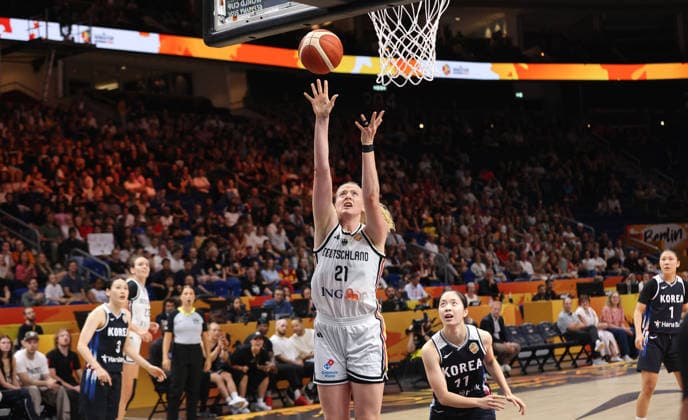 Marie Gülich am Ball Aktion Oberkörper Basketball FIBA World Cup Weltmeisterschaft Frauen WM Saison 2026 2027 08.09.2026 DBB Deutschland GER vs Südkorea KOR