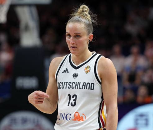 Leonie Fiebich zeigend Aktion Oberkörper Basketball FIBA World Cup Weltmeisterschaft Frauen WM Saison 2026 2027 08.09.2026 DBB Deutschland GER vs Südkorea KOR