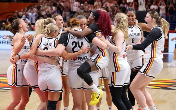 Britta Daub, Alexandra Wilke, Lina Sontag, Alexis Peterson, Frieda Bühner, Nyara Sabally, Luisa Geiselsöder, deutsche Mannscht jubelt und feiert Erreichen des Viertelfinale Basketball FIBA World Cup Weltmeisterschaft Frauen WM Saison 2026 2027 08.09.2026 DBB Deutschland GER vs Südkorea KOR