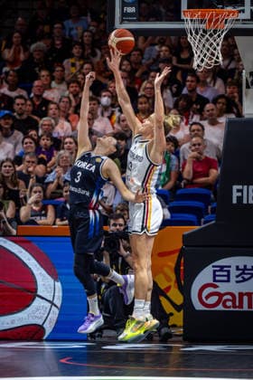 Basketball Berlin 08.09.2026 FIBA Women™s Basketball World Cup Germany 2026 Viertelfinal Qualifikation Deutschland (GER) - Südkorea (KOR) Leeseul Kang (Korea, No.03) Leonie Fiebich (Deutschland, No.13)