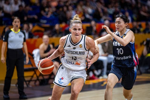 Basketball Berlin 08.09.2026 FIBA Women™s Basketball World Cup Germany 2026 Viertelfinal Qualifikation Deutschland (GER) - Südkorea (KOR) Leonie Fiebich (Deutschland, No.13) Yoolim Kang (Korea, No.10)