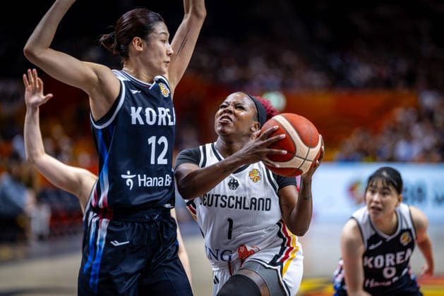 Basketball Berlin 08.09.2026 FIBA Women™s Basketball World Cup Germany 2026 Viertelfinal Qualifikation Deutschland (GER) - Südkorea (KOR) Alexis Peterson-Smalls (Deutschland, No.01) Peterson Haeran Lee (Korea, No.12)