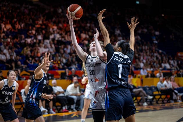 Basketball Berlin 08.09.2026 FIBA Women™s Basketball World Cup Germany 2026 Viertelfinal Qualifikation Deutschland (GER) - Südkorea (KOR) Frida Bühner (Deutschland, No.20) Jihyun Park (Korea, No.01)